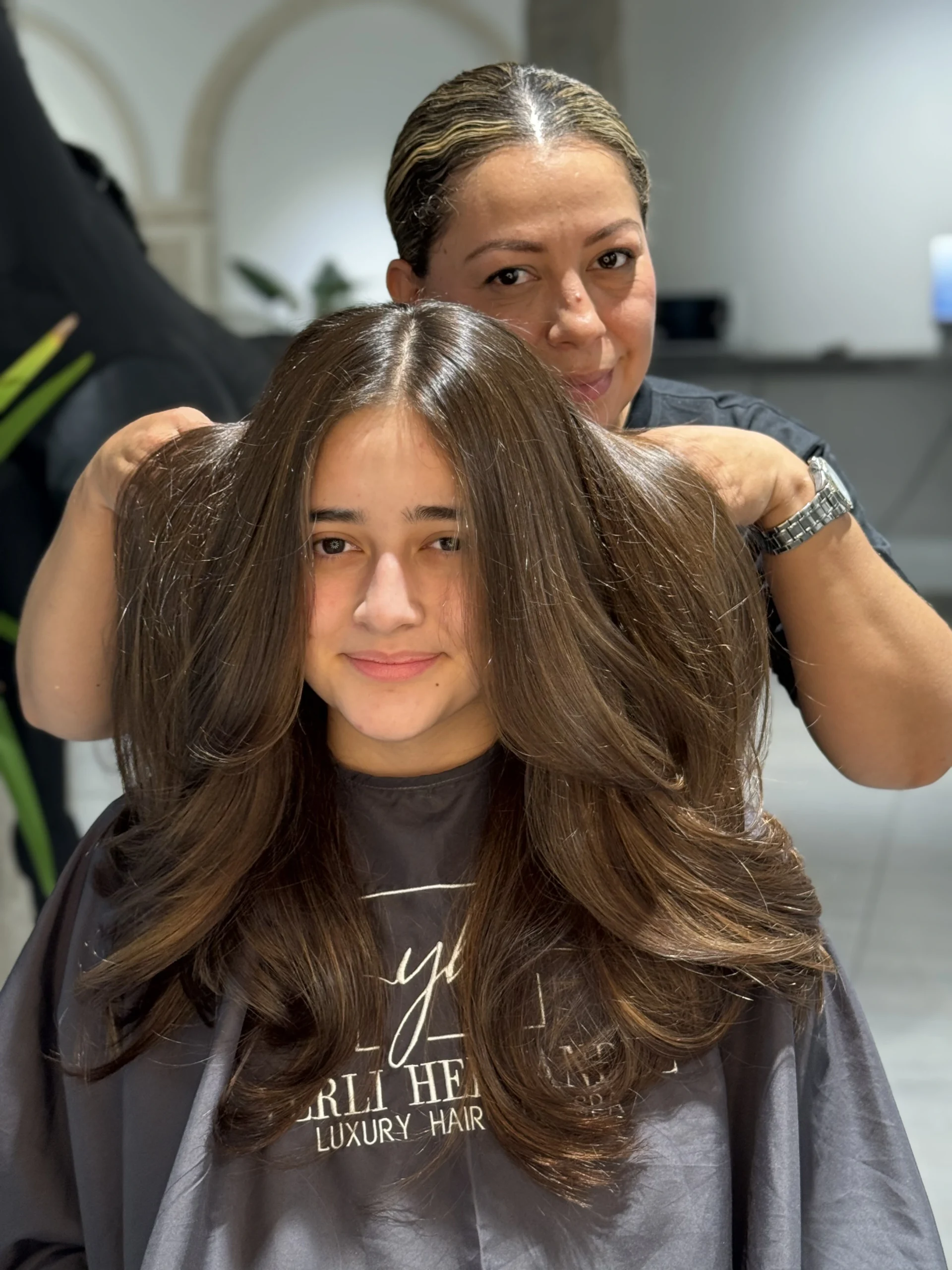 Rubios de Lujo: La Guía Definitiva para Mantener tu Color Intacto bajo el Sol de Barranquilla y el Caribe